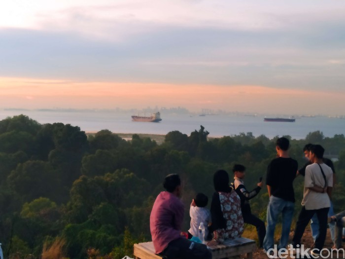 Senja di Lapak Lucky Wing's: Rahasia Hiburan yang Mengajakmu Menari di Cilacap